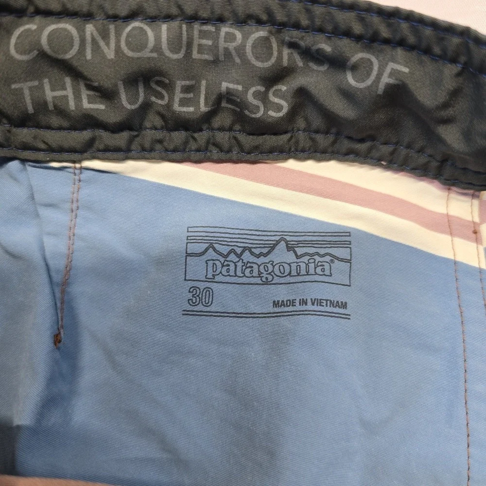 Patagonia Wavefarer Boardshorts Mens 30x8 Multicolor Stripes Beach‎ Outdoor